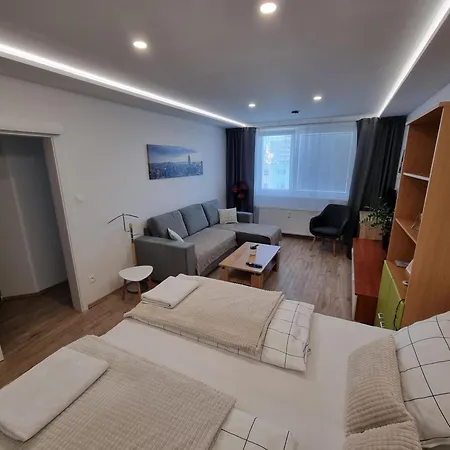 Poprad-tatry Apartamento *